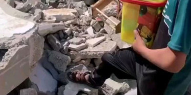 Gazzeli Çocuğun Enkaz İçinde Görüntüleri Yürekleri Yaktı