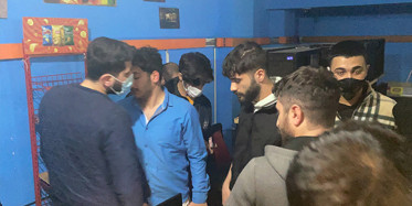 Gece Saatlerinde Açık Olan İnternet Kafeye Baskın