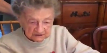 102. Yaş Günü Kutlamasında Dişlerini Düşüren Nene