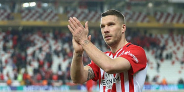 Lukas Podolski'den İlginç Görüntüler