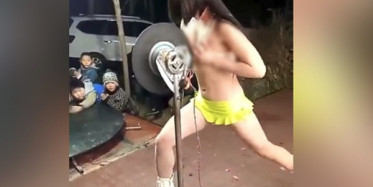 Göğüsleri ile Testereyi Durdurdu! Yok Artık Dedirten Olay