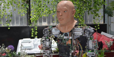 Görenler Hayrete Düştü! Robotlara Yüz Üretimi Yapıyorlar