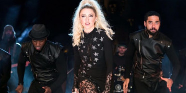 Bakü'de Konser Veren Hadise'nin 'Şıkıdım' Performansı