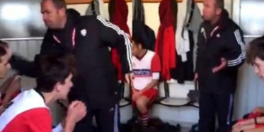 Futbolcularına Tokat Atan Antrenöre Ceza