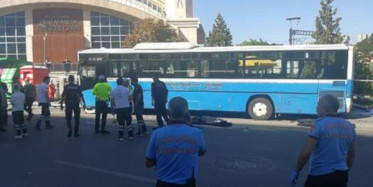 Ankara Mamak'ta Özel Halk Otobüsü Durağa Girdi