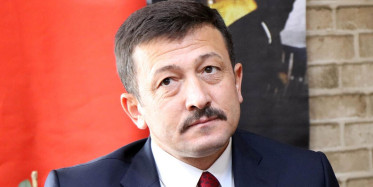 Hamza Dağ  İzmir seçim reklam filmini paylaştı: Bornova - Karşıyaka 10 dakika olacak!