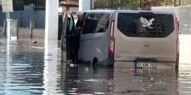 Hatay'da sel felaketi! Deprem bölgesinde çok sayıda ev ve iş yeri sular altında kaldı