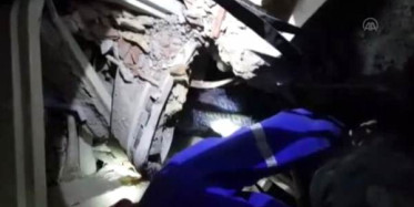 Emine Eren İzmir'de Enkaz Altından Kurtarıldı