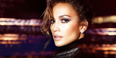 Jennifer Lopez Plaj Paylaşımıyla Dikkat Çekti