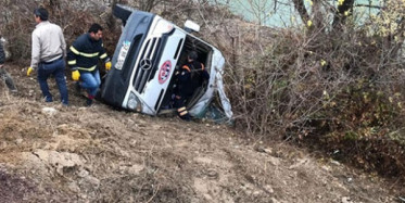 Yozgat'ta Hentbol Takımını Taşıyan Minibüs Devrildi: 1 Ölü 15 Yaralı