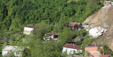 Ordu'da Heyelanlı Bölgedeki 15 Ev Yıkıldı