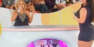 Canlı Yayında Bildiğin Twerk Yaptı!