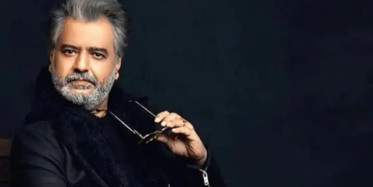 Hindistanlı Oyuncu Kamera Karşısında Koronavirüs Aşısı Oldu