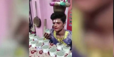 Hindu Sanatçının Kirpikleriyle Bin Bıçak Taşıdığı Anlar