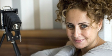 Esra Akkaya Londra’dan Döndü