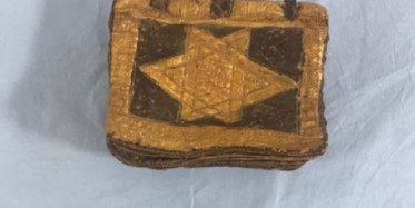 İzmir'de Sır Dolu İbranice Kitap Bulundu