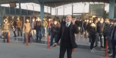İETT Durağında Vatandaş İsyan Etti