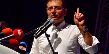 Ekrem İmamoğlu'na Uzanan Gizemli El Dikkatlerden Kaçmadı