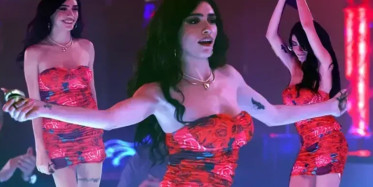 İnci Taneleri'nin ilk bölümü yayınlandı! Dilber dans ederken, Yılmaz Erdoğan'ın dayak yemesi dikkat çekti: İşte Dilber dansının tamamı...