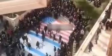 İran'daki Protestolarda Dikkat Çeken Görüntü