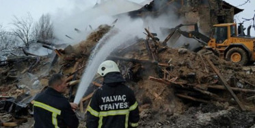 Isparta'da Kerpiç Evde Yangın! 3 Kardeş Hayatını Kaybetti