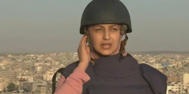 İsrail'in Bombardımanına Canlı Yayında Yakalanan Kadın Muhabirin Zor Anları