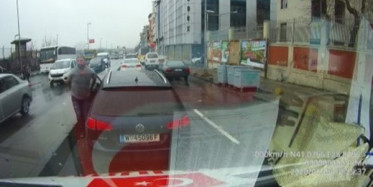İstanbul'da Ambulansa Saldırı!