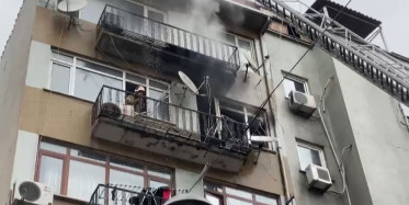 İstanbul Fatih'te Balkonda Can Pazarı