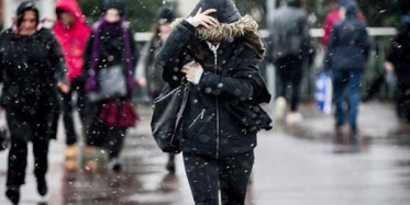  İstanbul'da Beklenen Kar Yağışı Başladı!