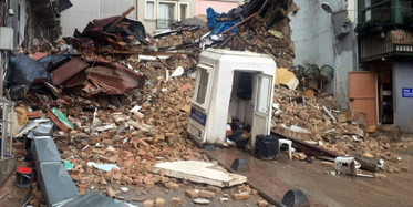 İstanbul'da Kontrollü Yıkımda Facianın Eşiğinden Dönüldü