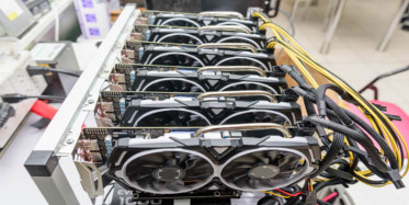 İstanbul'un Fatih İlçesinde 73 Kripto Para Üretim Makinesi Ele Geçirdi
