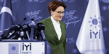İYİ Parti Ankara İlçe Belediye Başkanları Tanıtım Toplantısı’nda şok kavga! Meral Akşener'in gözleri önünde “İstifa!” sloganı attılar