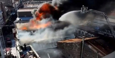 İzmir’de korku dolu anlar: İş merkezinde yangın çıktı