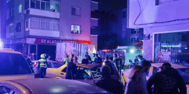 İzmir’de Polisten Kaçarken Otomobile Çarptı: 3 Yaralı