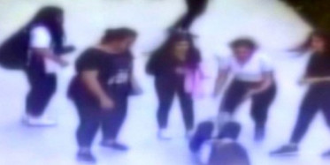 İzmir'de Kız Öğrenciler Kavga Etti Olay Anı Kameralara Yansıdı