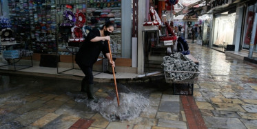 İzmirliler Yine Mağdur! Sağanak Yağış Su Baskınlarını Beraberinde Getirdi