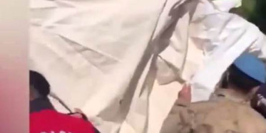 Türk Jandarması Depremzedelerin Yanında