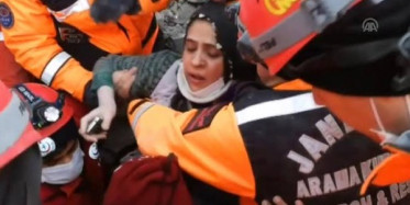 Jandarma Timleri Tarafından Yapılan Anne Ve Çocuğu Kurtarma Anları