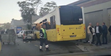 Kadıköy’de katliam gibi kaza: İETT otobüsleri park halindeki araçların üzerine çıktı