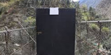 Mahallenin Tek Girişine Coronavirüs Nedeniyle Kapı Yapıldı