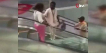 Kamerun'daki İlk AVM'de Yürüyen Merdiven Zorluğu