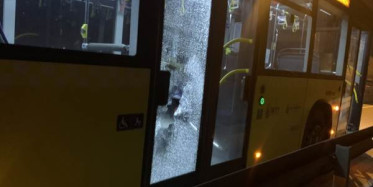 Kağıthane'de İETT Otobüsüne Taşla Saldırdılar!
