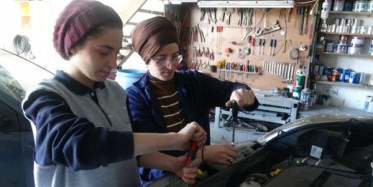 Kaportacı Anne-Kız: Erkeklerden Daha Güçlüyüz