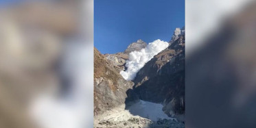 Kapuche Gölü Yakınlarında Düşen Çığı Kampçılar Görüntüledi