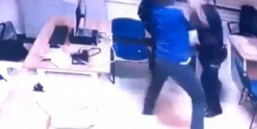 Polis Memuruna Karakolda Demir Sopa ile Saldırdı!