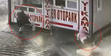 Karda Düşen Babanın Kızını Kurtardığı An Kamerada