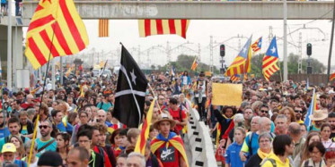 Ayrılıkçı Katalanlar veAşırı Sağcı İspanyollar Arasındaki Çatışma Devam Ediyor