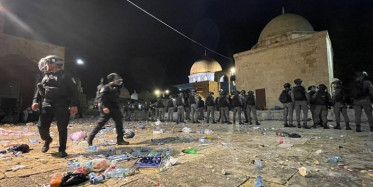 İsrail Polisi, Mescid-i Aksa'daki Cemaate Saldırı Gerçekleştirdi