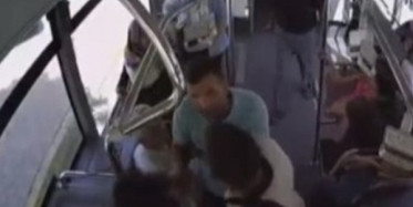 Adıyaman'da Yolcular Yumruk Yumruğa Birbirine Girdi