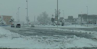Kayseri’de İlkbaharda Yağan Karla Kaplanan Sokaklar Beyaza Büründü